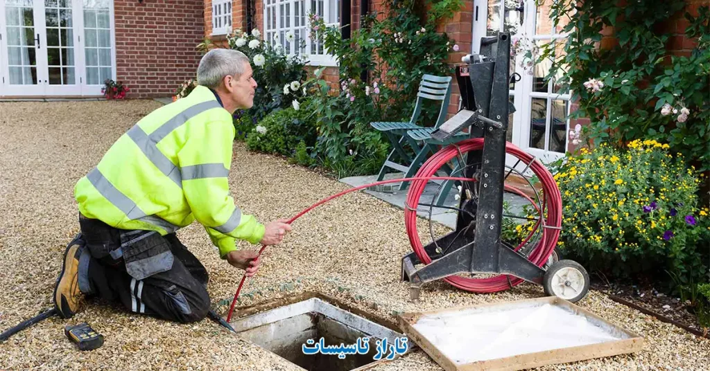 رفع گرفتگی لوله فاضلاب حیاط با تاراز تاسیسات